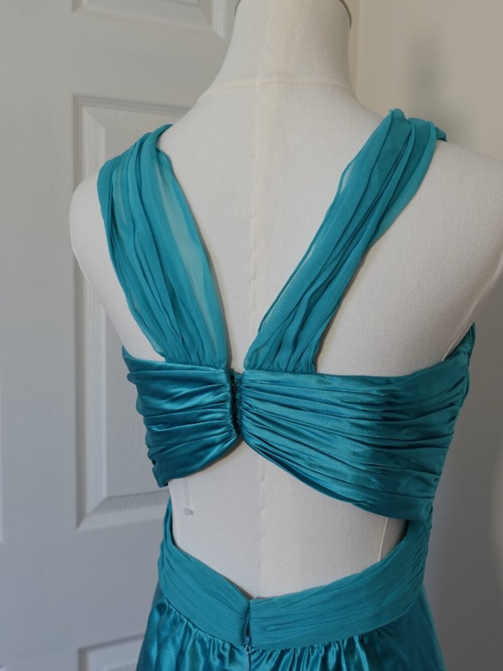 100% silk cocktail dress from the Marc Bouwer Glam It! collection Size 4 - Picture 4 of 6